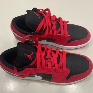Size 5.5Y Nike Air Jordan 1 Low